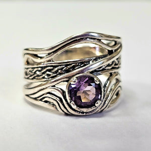 Celtic ring with Amyethyst